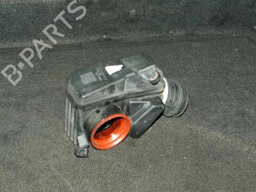 Used Air filter box MERCEDES-BENZ C-CLASS (W203) C 180 Kompressor (203.046) (143 hp) 6727881