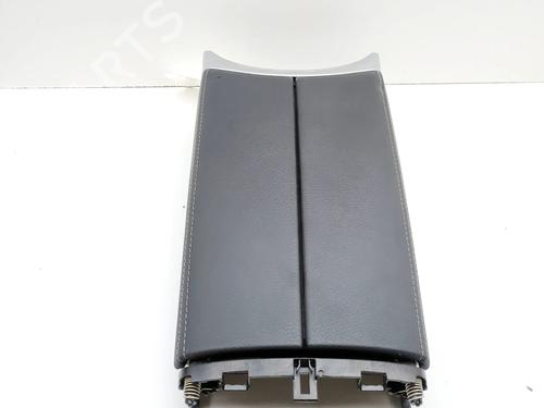 Used Armrest / Center console Armrest / Center console 39160369 39160369