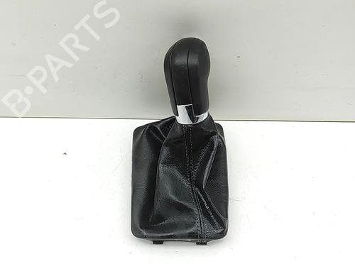 Used Shift knob Shift knob SEAT ATECA (KH7, KHP) 1.5 TSI (150 hp) 33383044 33383044
