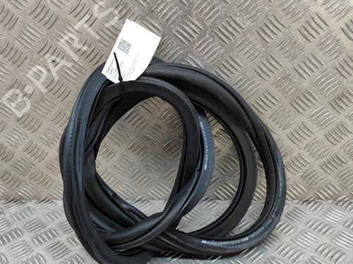Used Rubber door seal VW GOLF VIII (CD1, DA1) 2.0 TSI (190 hp) 27771392