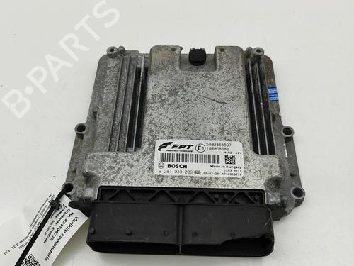 Used Engine control unit (ECU) Engine control unit (ECU) IVECO DAILY VI Platform/Chassis 33S14, 35S14, 35C14, 38S14 (136 hp) 27934010 27934010