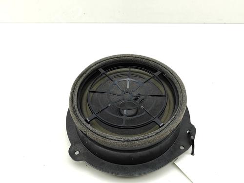 speaker-audi-a4-b9-8w2-8wc-2015-33798012 main image