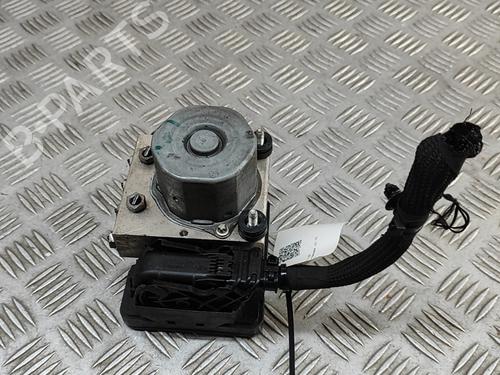 Abs pomp INFINITI Q30 1.6 (156 hp) 28564083