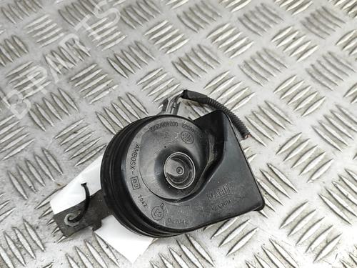 horn-maserati-levante-suv-m161-2016-27205529 main image