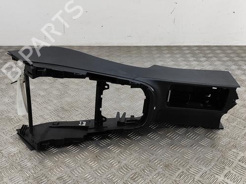 Used Middle console VW GOLF VI (5K1) 2.0 TDI (136 hp) 22620661