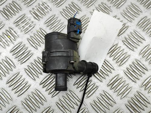 Used Auxiliary water pump RENAULT MASTER III Van (FV) 2.3 dCi 145 FWD (FV0E, FV0F, FV0H, FV02, FV0M, FV0S,... (146 hp) 31372499