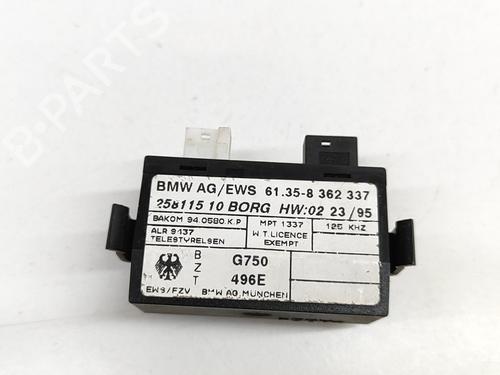Used Electronic module BMW 5 (E34) 518 i (115 hp) 22351585