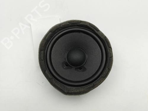 speaker-mercedes-benz-eqe-v295-2022-28687750 main image