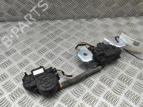 Bagklap lås PORSCHE TAYCAN Sport Turismo (Y1C) 4S Performance Battery Plus (Y1CDB1) (571 hp) 31762889