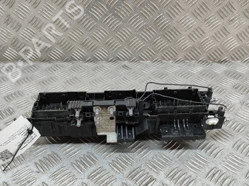 Used Fuse box TESLA MODEL X (5YJX) 90D AWD (525 hp) 20675543