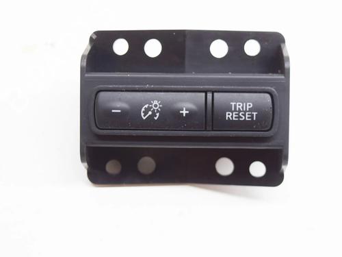 Used Switch NISSAN X-TRAIL III (T32_, T32R, T32RR) 1.6 DIG-T (T32) (163 hp) 7732414