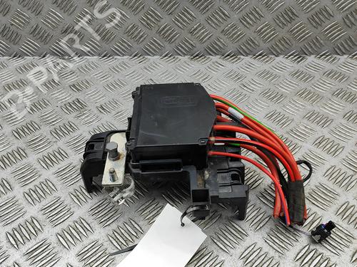 Used Fuse box PORSCHE TAYCAN Cross Turismo (Y1B) 4S Performance Battery Plus (Y1BDB1) (571 hp) 31762736