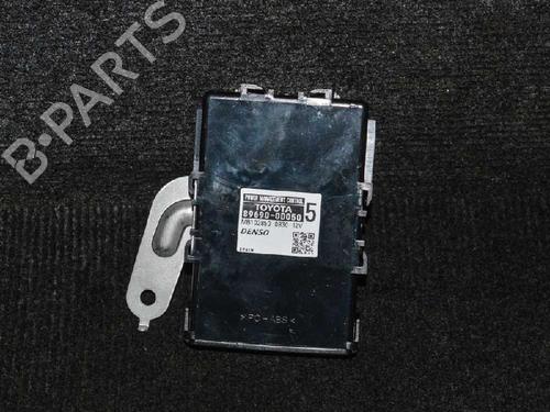 Used Electronic module TOYOTA YARIS (_P13_) 1.3 (NSP130_, NSP130) (99 hp) 6728025