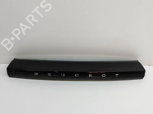 Used Tailgate trim Tailgate trim PEUGEOT 2008 II (UD_, US_, UY_, UJ_, UR_, UC_) e-2008 (UKZKXZ) (136 hp) 27780410 27780410