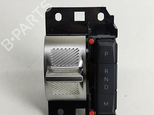 Used Gear lever PEUGEOT 2008 II (UD_, US_, UY_, UJ_, UR_, UC_) 1.2 Hybrid 136 (URHPYC, USHPY) (136 hp) 28553065