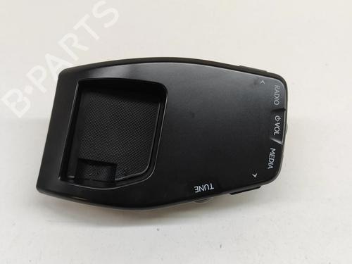 switch-lexus-ux-_aa1_-_ah1_-_ma1_-2018-27778663 main image