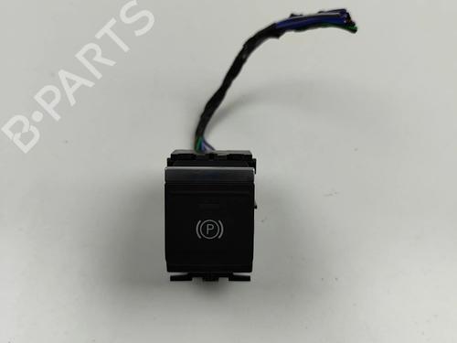 switch-audi-a3-limousine-8ys-8ym-2020-27792843 main image
