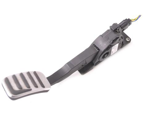 Pédale VOLVO V40 Hatchback (525) D2 (120 hp) 30229302