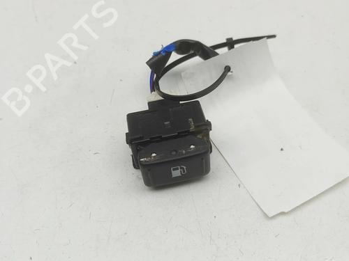 switch-nissan-navara-np300-pickup-d23-d23t-2014-34218182 main image