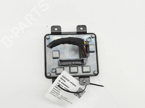 Used Electronic module Electronic module TESLA MODEL 3 (5YJ3) EV (283 hp) 40014541 40014541