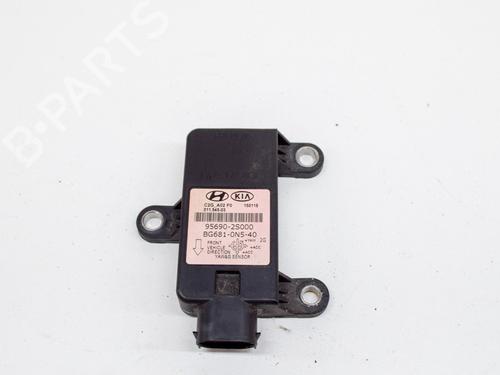 Used Electronic sensor HYUNDAI ix35 (LM, EL, ELH) 2.0 CRDi 4WD (136 hp) 10072198