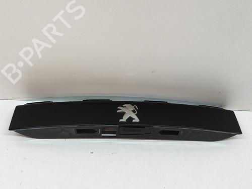Pynteleist til bakluke PEUGEOT 2008 II (UD_, US_, UY_, UJ_, UR_, UC_) e-2008 (UKZKXZ) (136 hp) 27778348