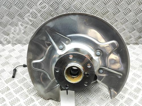 Høyre hjullagerhus spindel BMW XM (G09) XM All-wheel Drive (653 hp) 32370044