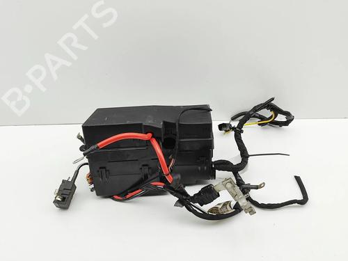 Used Fuse box Fuse box VOLVO V40 Cross Country (526) D2 (120 hp) 30596285 30596285