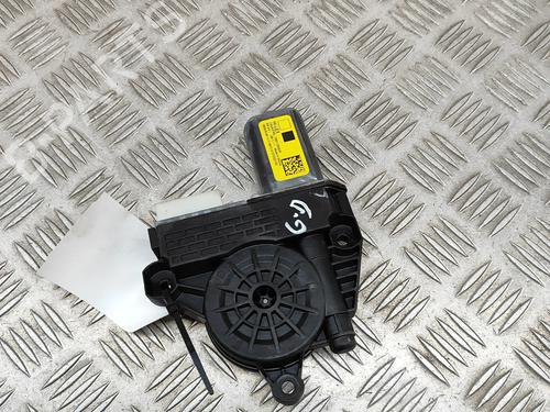 Motor elevalunas trasero derecho BMW 1 (F40) 128 ti (265 hp) 27765213