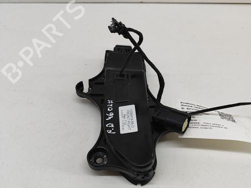 Front right exterior door handle TESLA MODEL X (5YJX) 90D AWD | BP20675597C129 