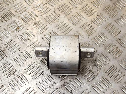 Used Gearbox mount Gearbox mount MERCEDES-BENZ C-CLASS (W205) C 200 BlueTEC / d (205.037) (136 hp) 8843427 8843427