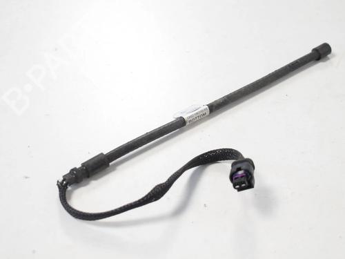 antennabase-land-rover-range-rover-velar-l560-2017-33338898 main image