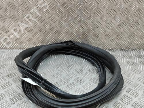 Used Rubber door seal SKODA YETI (5L) 1.2 TSI (110 hp) 16639357