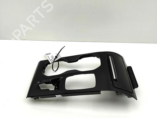 Used Middle console VOLVO XC40 (536) B3 Mild-Hybrid (163 hp) 31859278