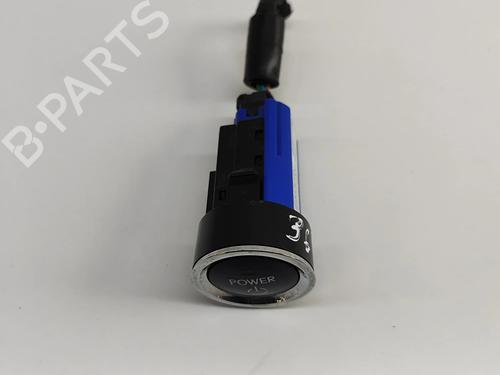 switch-lexus-ct-zwa10_-2010-25893932 main image