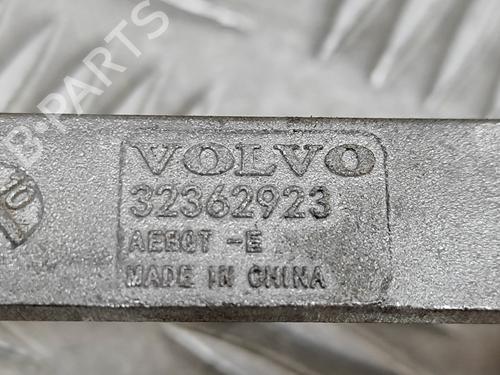 Support VOLVO XC40 (536) Recharge AWD | BP28551432C155 