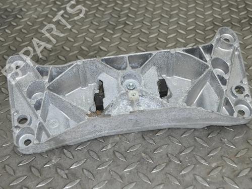 Used Gearbox mount BMW 5 (F10) 520 d (190 hp) 30258291