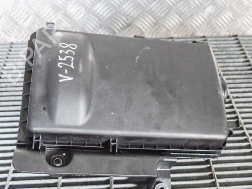 Used Air filter box TOYOTA PRIUS Liftback (_W2_) 1.5 Hybrid (NHW20_, NHW20R) (112 hp) 6765611