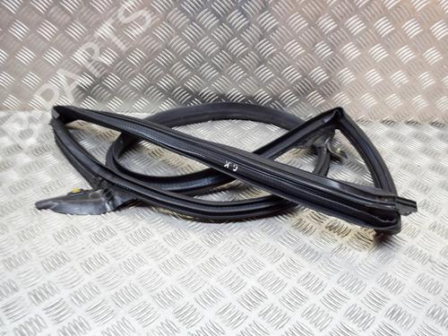 Gummiliste TESLA MODEL 3 (5YJ3) EV AWD (351 hp) 27752997