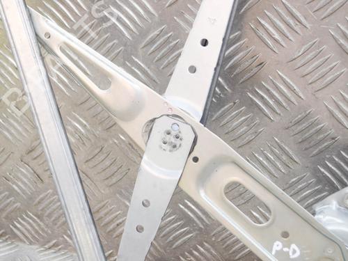 Front right window mechanism TOYOTA PRIUS (_W5_) 1.8 Hybrid (ZVW50, ZVW50_, ZVW51_, ZVW50R, ZVW51) | BP27757552C23 