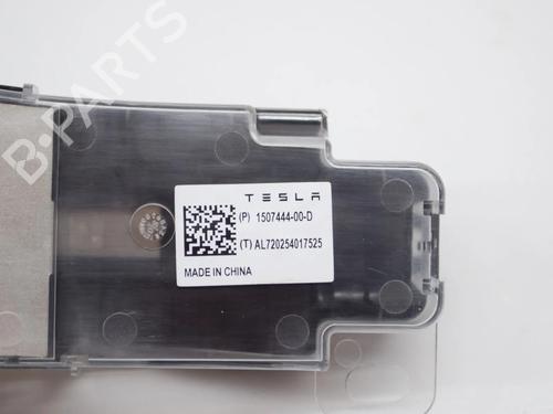 Antenne/Base TESLA MODEL Y (5YJY) EV Performance All-wheel Drive | BP28547799C140