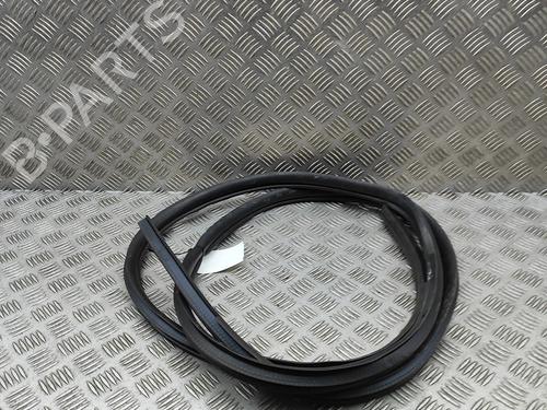 Gummiliste MITSUBISHI OUTLANDER III (GG_W, GF_W, ZJ, ZL, ZK) 2.4 Hybrid 4WD (GG3W) (208 hp) 31903187