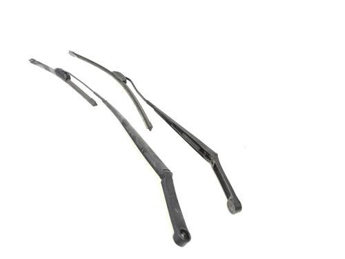 Used Front windshield wiper arm HYUNDAI ix35 (LM, EL, ELH) 1.7 CRDi (116 hp) 30225347