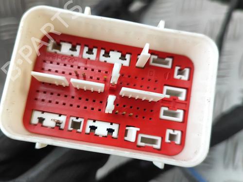 Fuse box VOLVO XC40 (536) T3 | BP30257627E1