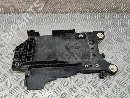 support-bmw-1-f40-2019-27765195 main image