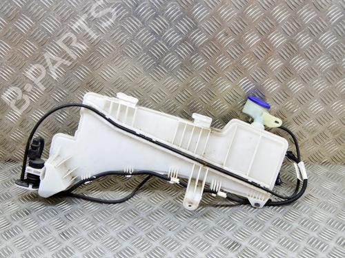 Used Windscreen washer tank PEUGEOT 3008 II SUV (MC_, MR_, MJ_, M4_) 1.6 THP 165 (M45GYW, M45GZW, M45GYV) (165 hp) 28589913