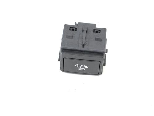 switch-land-rover-discovery-v-l462-2016-33340419 main image