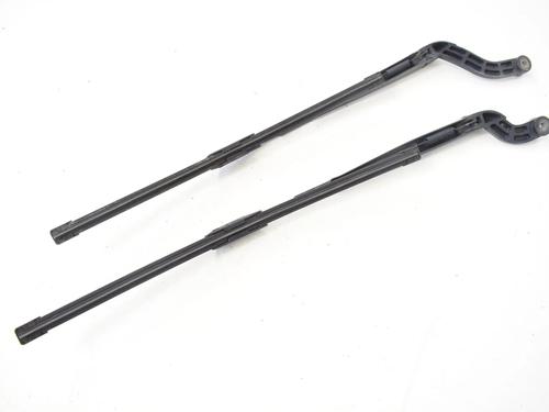 Used Front windshield wiper arm LAND ROVER DISCOVERY IV (L319) 3.0 TD 4x4 (245 hp) 30208731