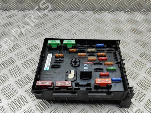 Used Fuse box Fuse box VW TIGUAN (5N_) 2.0 TDI 4motion (140 hp) 33384477 33384477