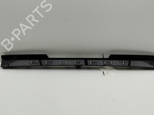 Used Tailgate trim PEUGEOT 3008 III (KA_, KB_, KC_) e-210 (KCZKZX) (213 hp) 28676213